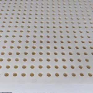 Nệm Liên Á Classic cao su thiên nhiên, thoáng khí và chống xẹp lún.