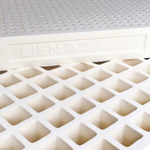 Nệm Liên Á Classic cao su thiên nhiên, bền bỉ và nâng đỡ cột sống.